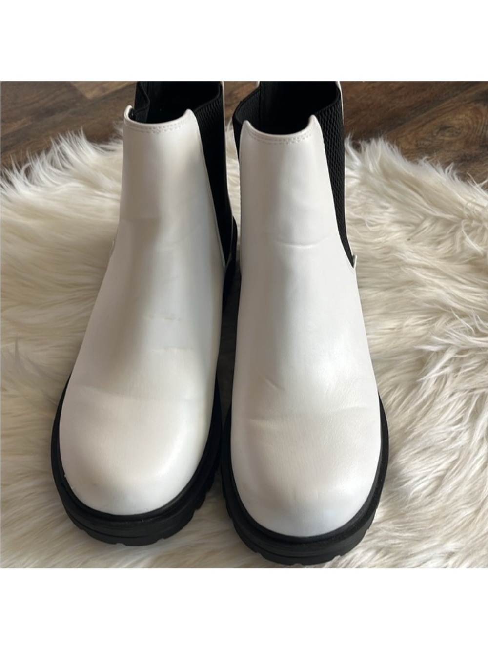 Soda Women's Faux Leather Round Toe Chelsea High Top Platform Ankle Boot White - Picture 6 of 8